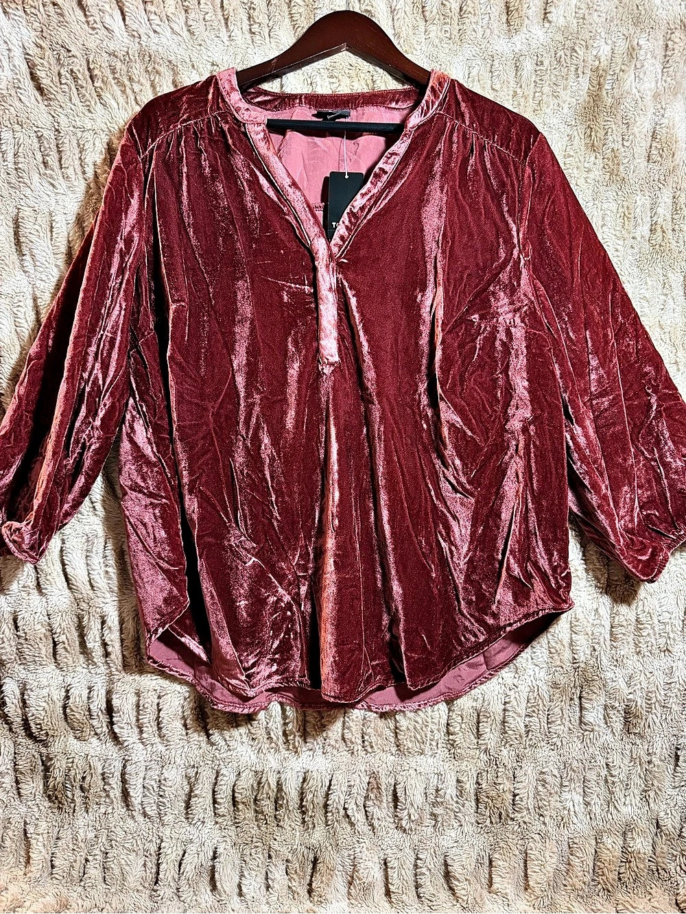 TORRID Harper 3/4 Sleeve Velvet Top Velvet Blouse in Burgundy Size 1 NWT